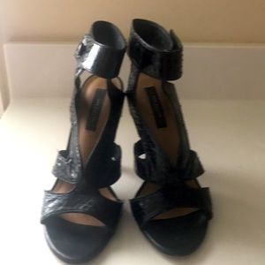 Ann Taylor snakeskin heels SZ 8M